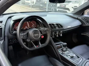 Audi R8 Coupe 5.2 FSI