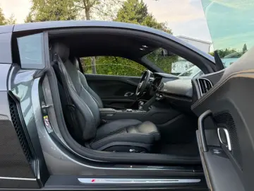 Audi R8 Coupe 5.2 FSI