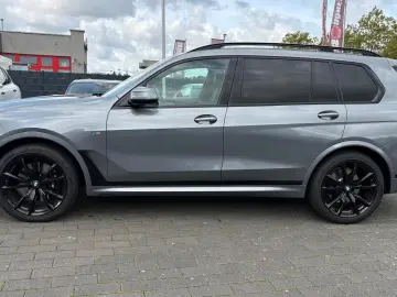 BMW X7 xDrive 40 i M Sport Voll Skylounge