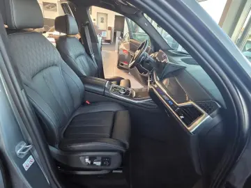 BMW X7 xDrive 40 i M Sport Voll Skylounge