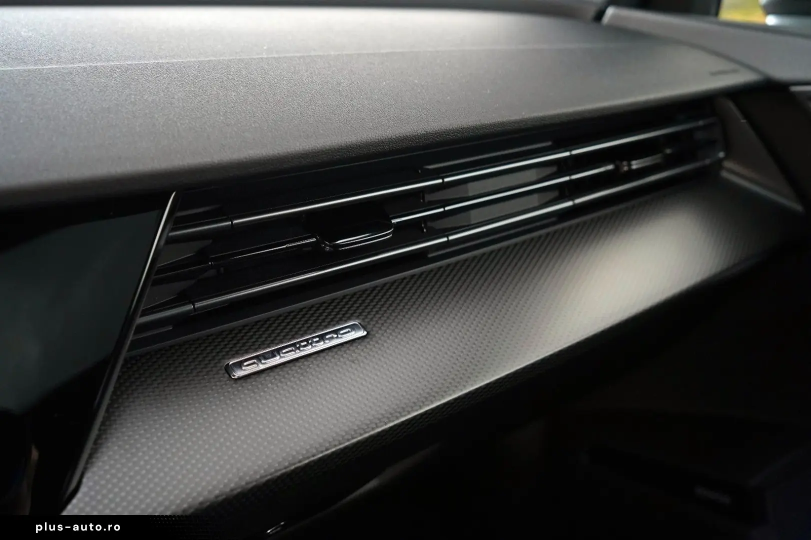 AUDI RS3 SPORTBACK_CERAMIC_CARBON_360_HUD