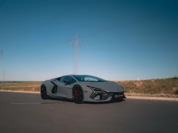 Lamborghini Revuelto - Carbon  Grigio Vulcano  Passenger
