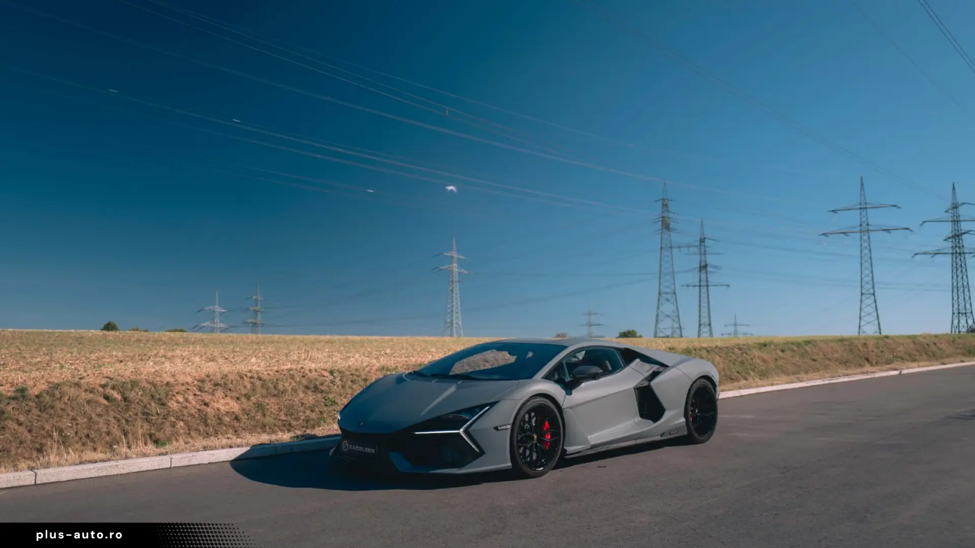 Lamborghini Revuelto - Carbon  Grigio Vulcano  Passenger