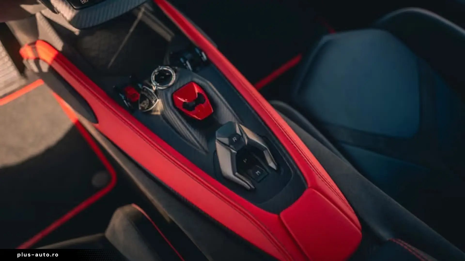 Lamborghini Revuelto - Carbon  Grigio Vulcano  Passenger