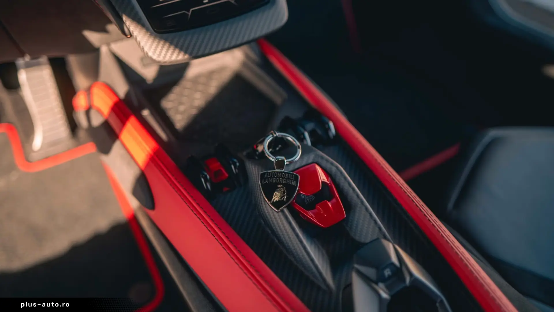 Lamborghini Revuelto - Carbon  Grigio Vulcano  Passenger