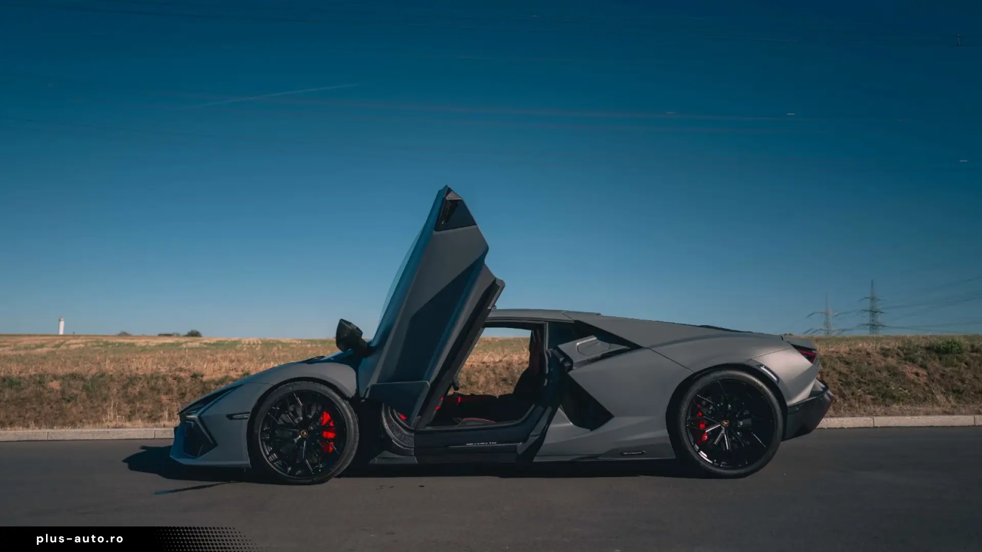 Lamborghini Revuelto - Carbon  Grigio Vulcano  Passenger