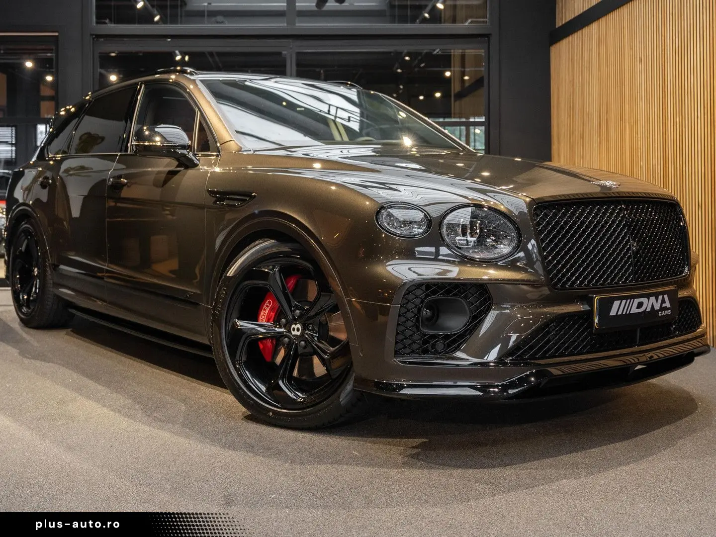 BENTLEY Bentayga V8 S Touring Package Mandarin NAIM 4.0