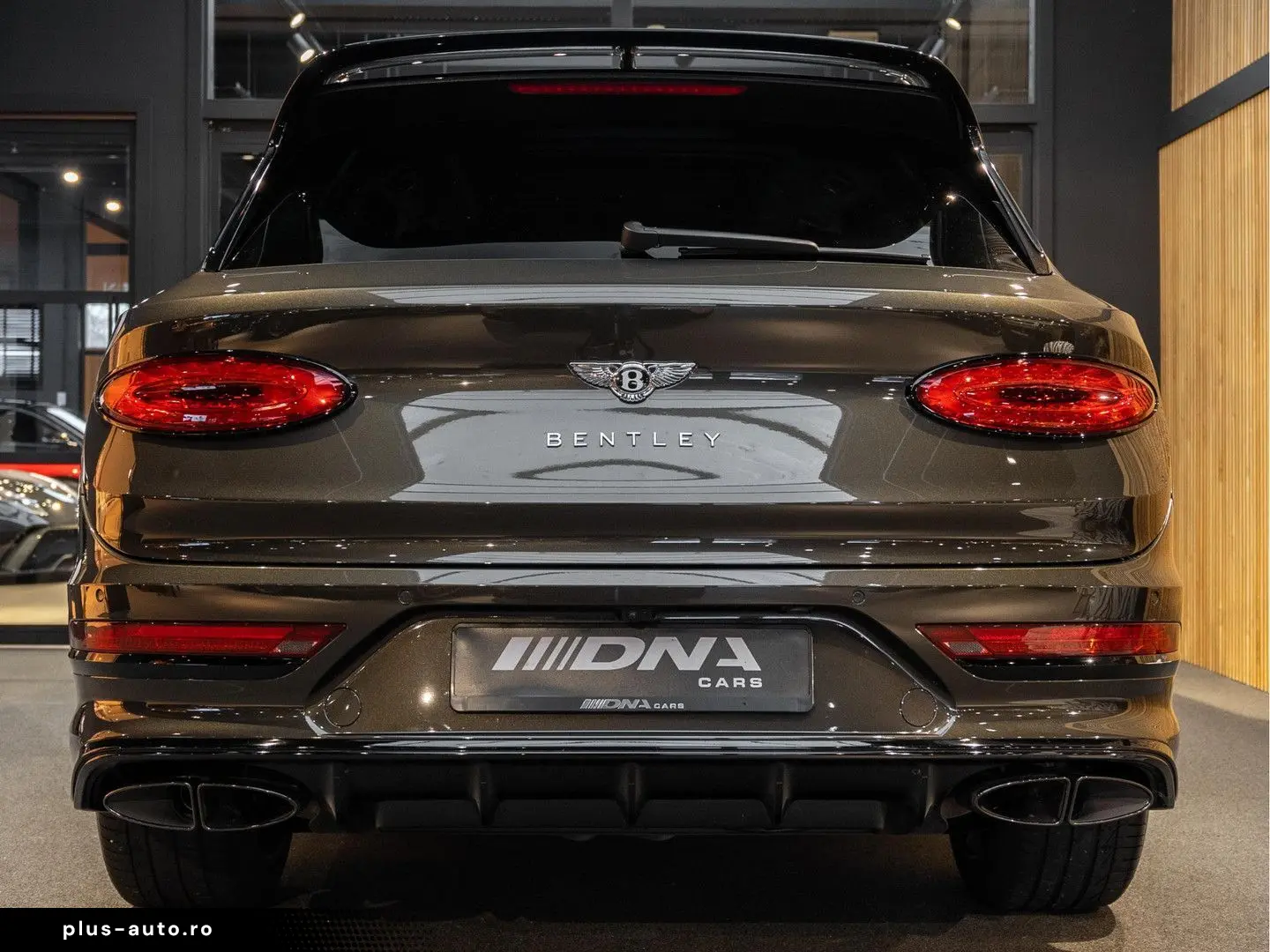 BENTLEY Bentayga V8 S Touring Package Mandarin NAIM 4.0