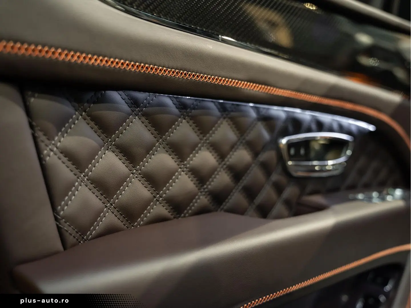 BENTLEY Bentayga V8 S Touring Package Mandarin NAIM 4.0