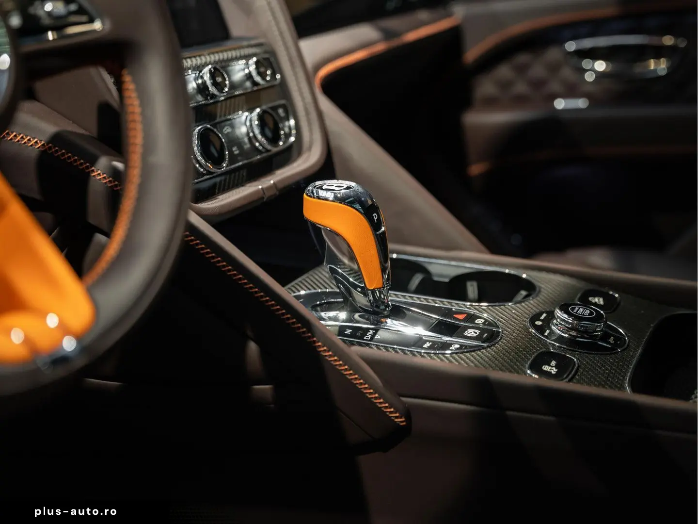 BENTLEY Bentayga V8 S Touring Package Mandarin NAIM 4.0
