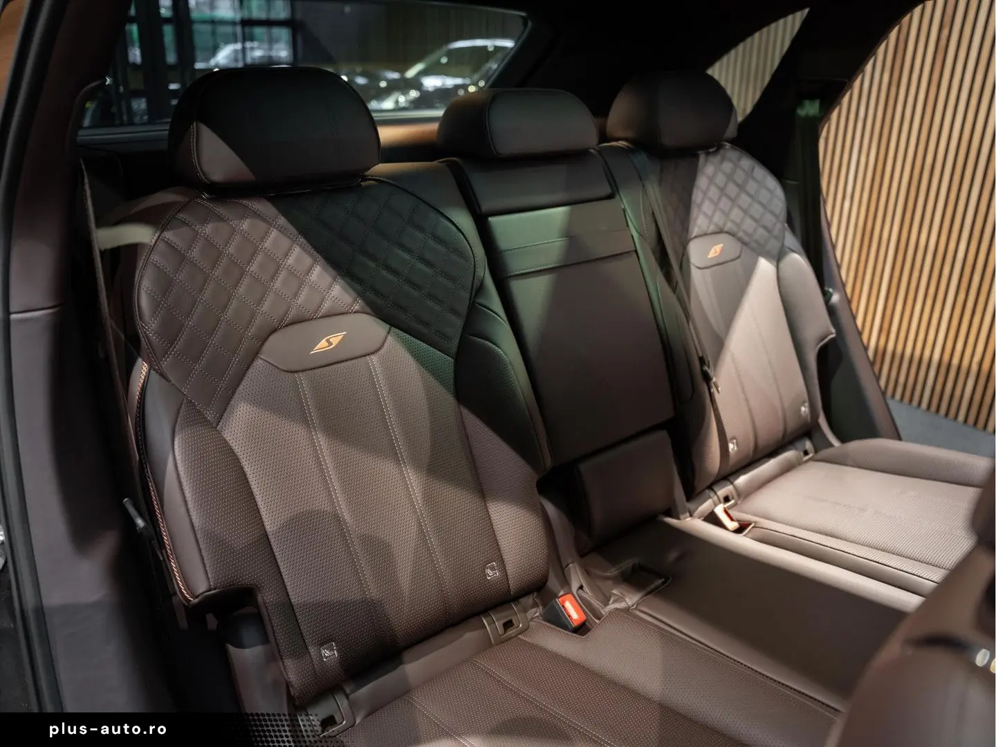 BENTLEY Bentayga V8 S Touring Package Mandarin NAIM 4.0