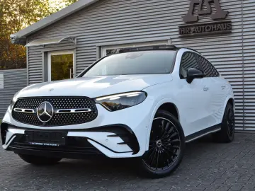 MERCEDES-BENZ GLC 300 DE_AMG_AIRMATIC_PANO_MEMORY_HUD_360