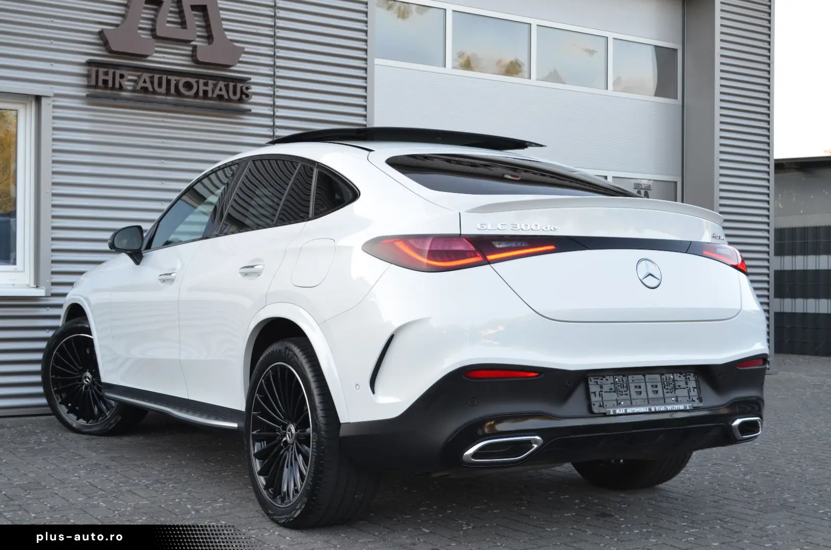 MERCEDES-BENZ GLC 300 DE_AMG_AIRMATIC_PANO_MEMORY_HUD_360