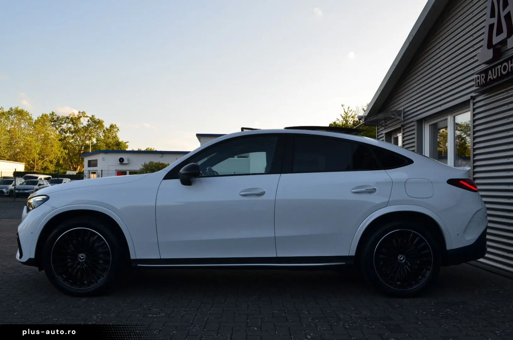 MERCEDES-BENZ GLC 300 DE_AMG_AIRMATIC_PANO_MEMORY_HUD_360