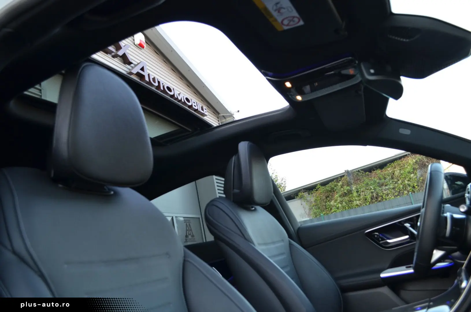 MERCEDES-BENZ GLC 300 DE_AMG_AIRMATIC_PANO_MEMORY_HUD_360