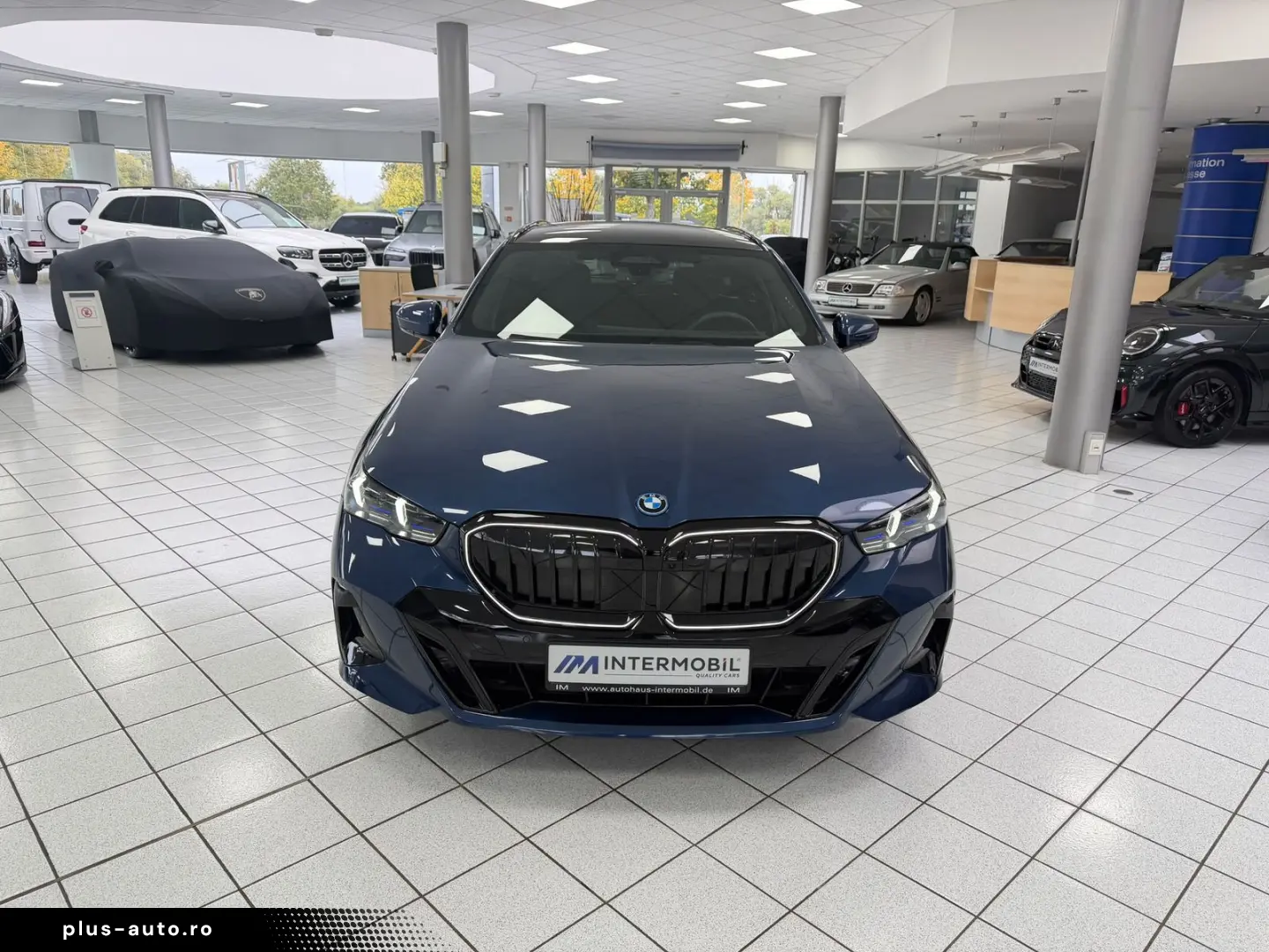 BMW 550e xDrive M-Sport Pro_PANO_B&W_HUD_ICONIC