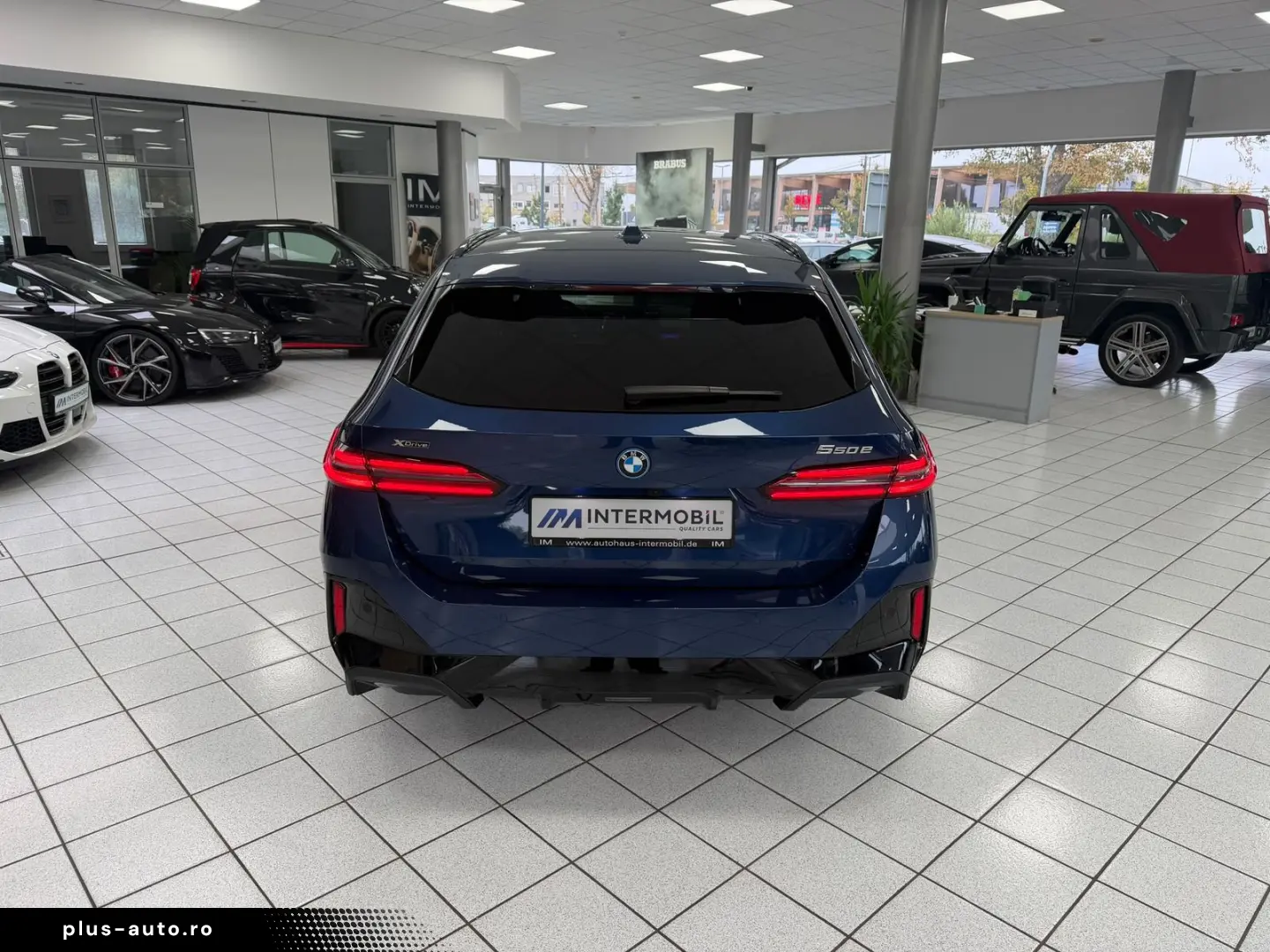 BMW 550e xDrive M-Sport Pro_PANO_B&W_HUD_ICONIC