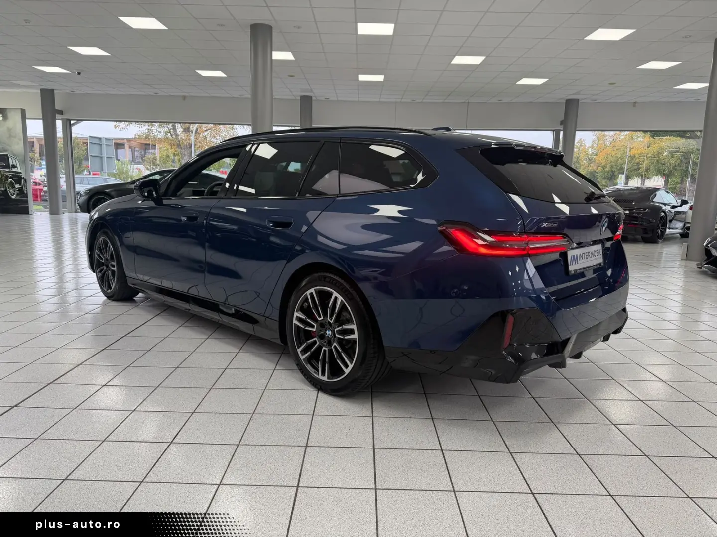 BMW 550e xDrive M-Sport Pro_PANO_B&W_HUD_ICONIC