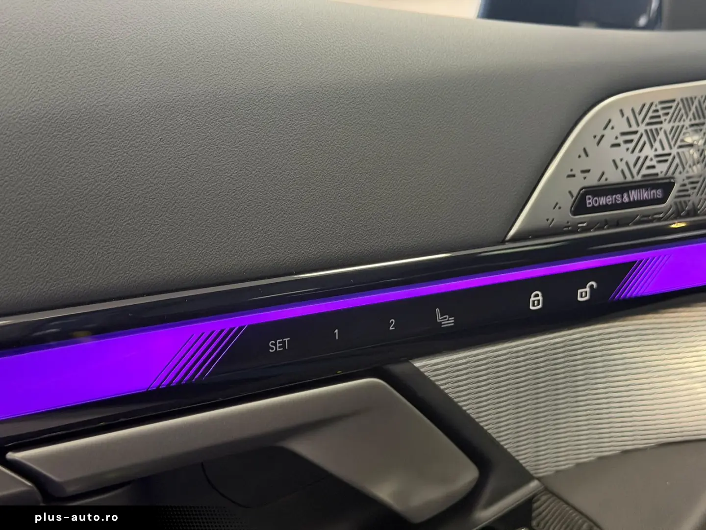 BMW 550e xDrive M-Sport Pro_PANO_B&W_HUD_ICONIC
