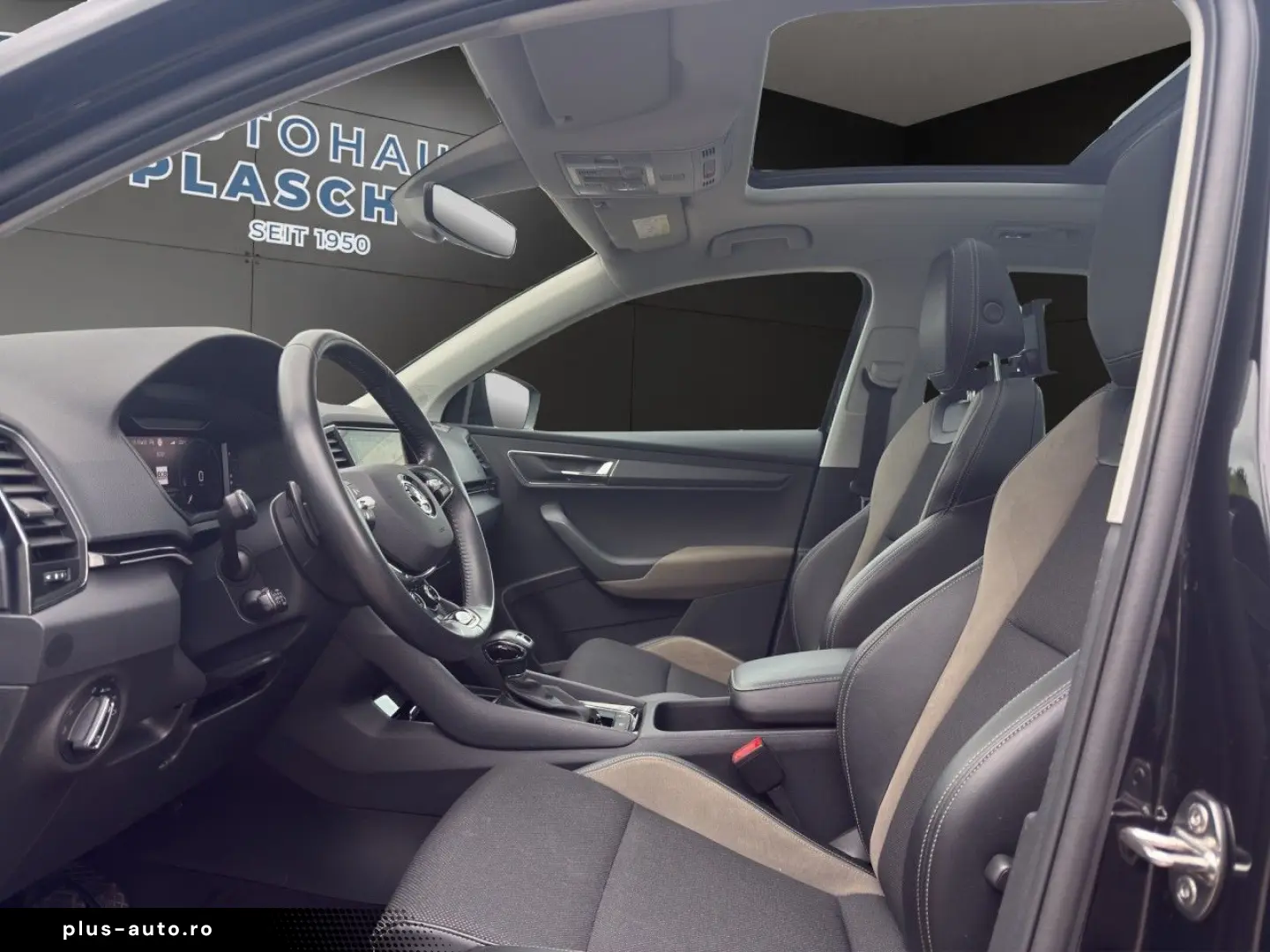 SKODA Karoq 2.0 TDI DSG Style MATRIX ACC PANO STANDHZ