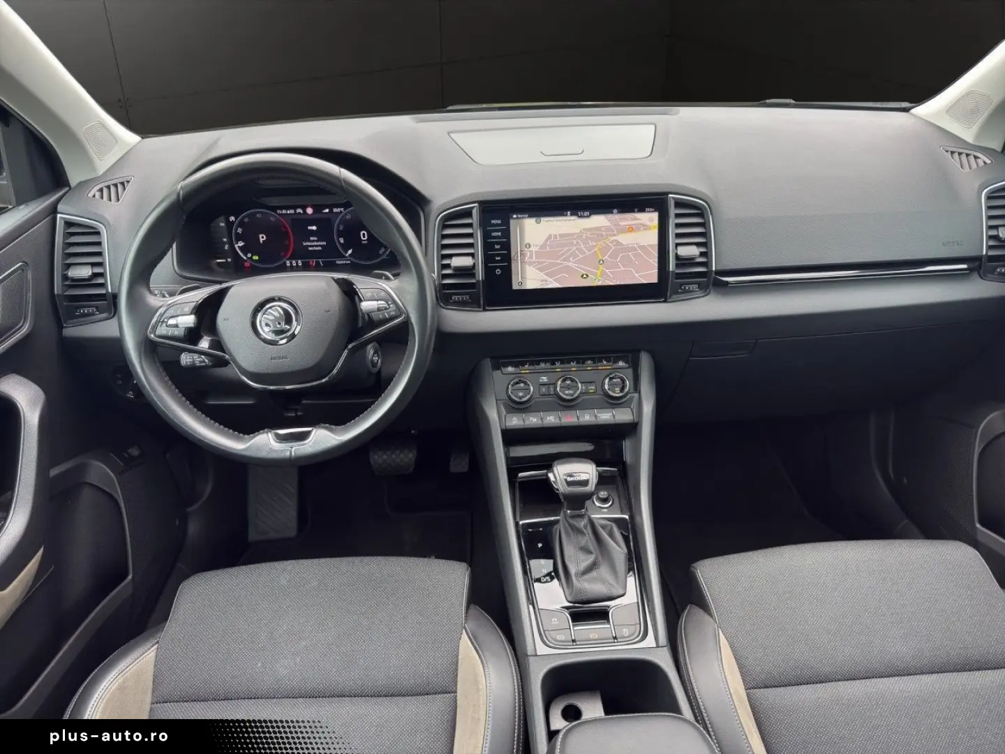 SKODA Karoq 2.0 TDI DSG Style MATRIX ACC PANO STANDHZ