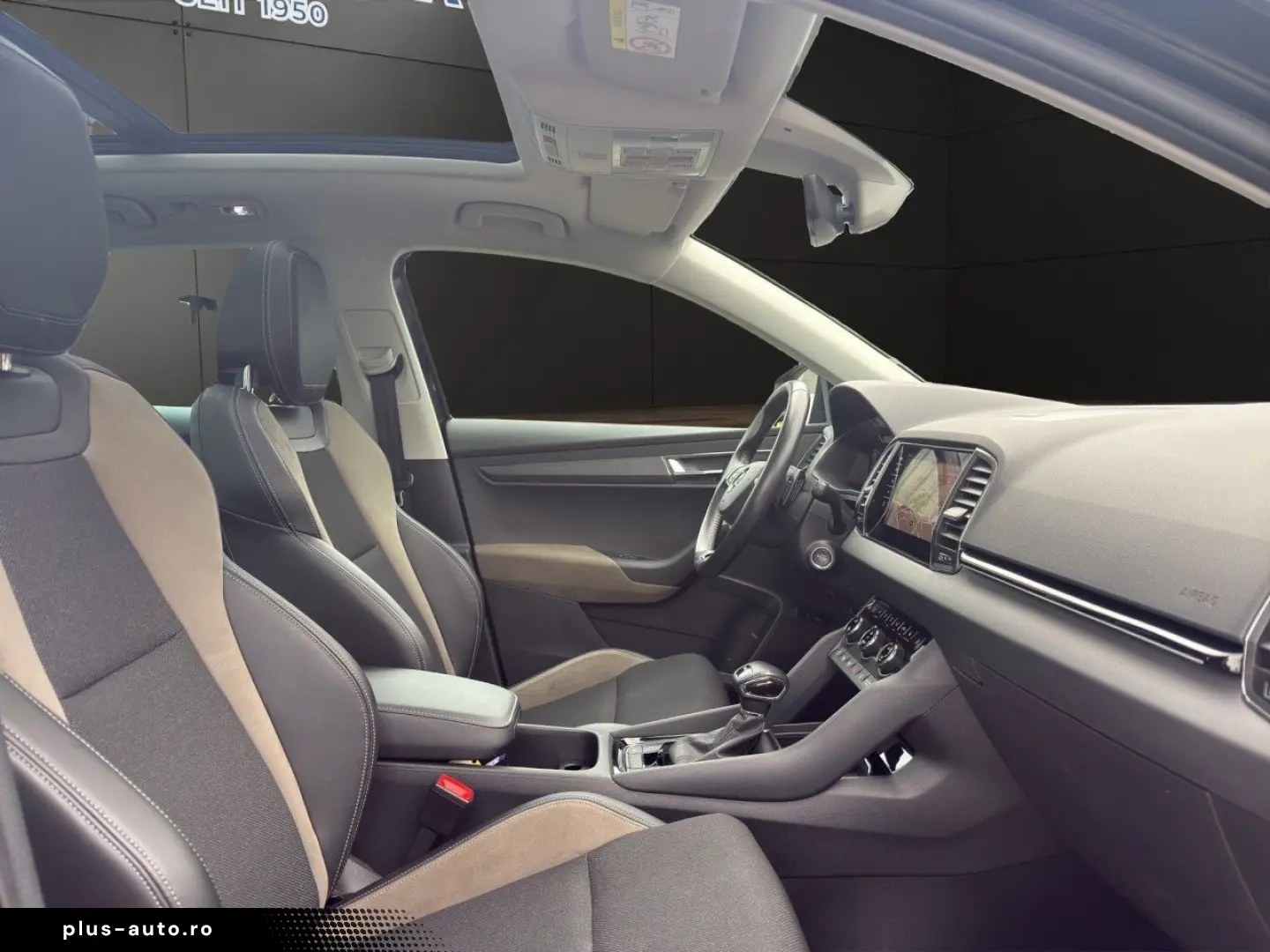 SKODA Karoq 2.0 TDI DSG Style MATRIX ACC PANO STANDHZ