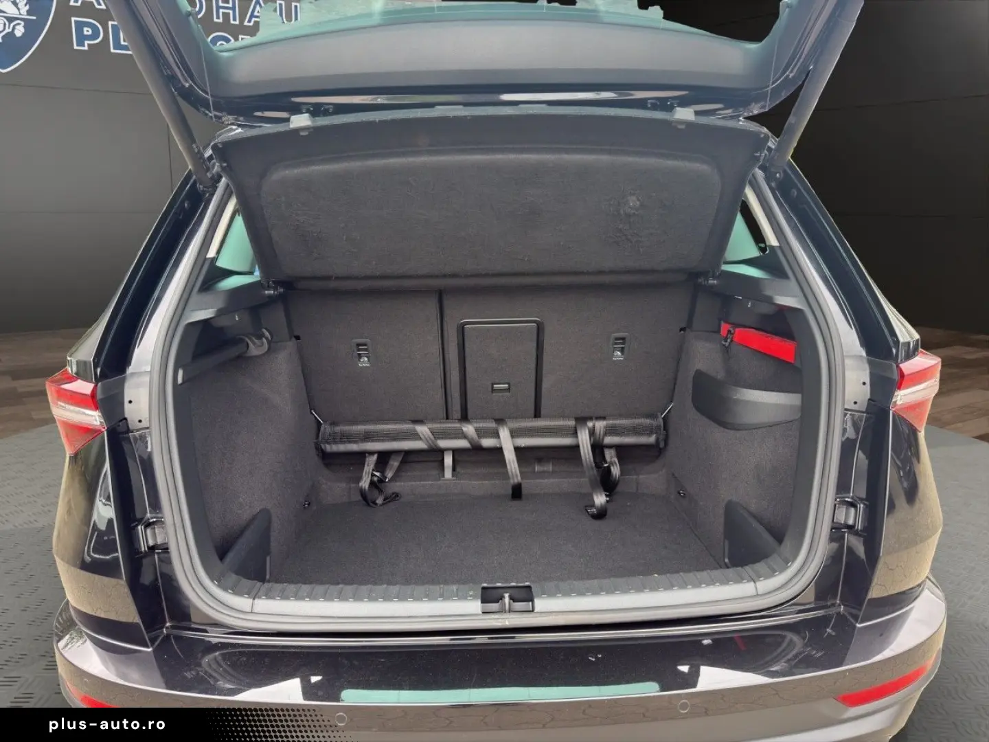 SKODA Karoq 2.0 TDI DSG Style MATRIX ACC PANO STANDHZ