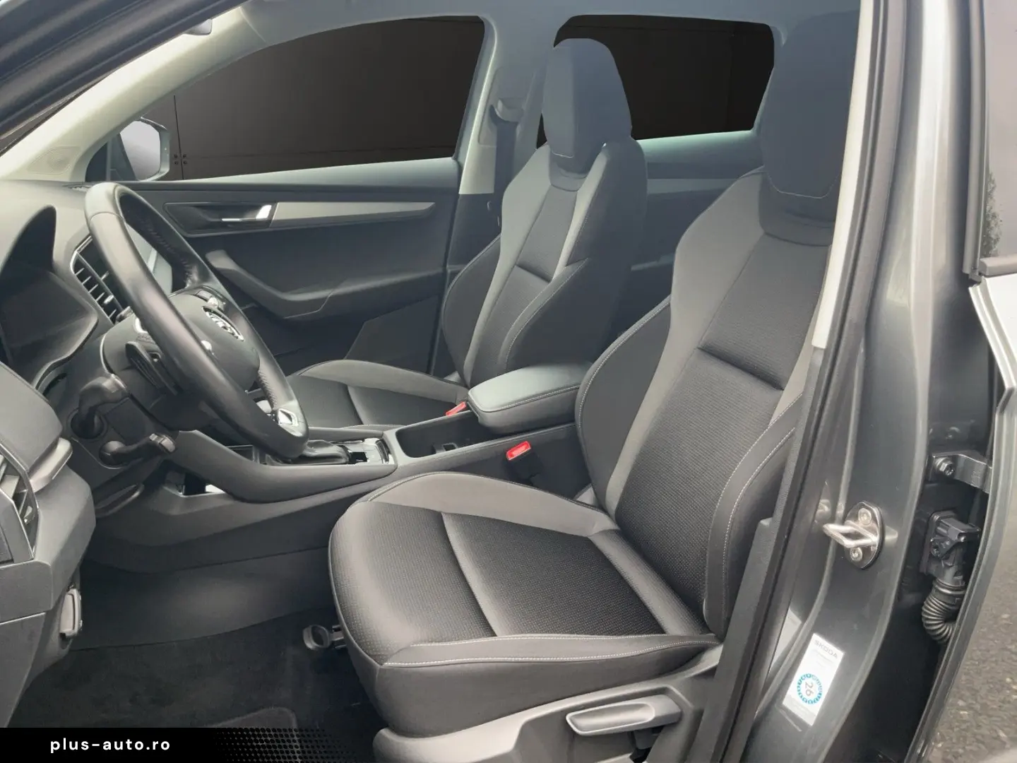 SKODA Karoq 2.0TDI Tour DSG Navi LED RFK PDC ACC