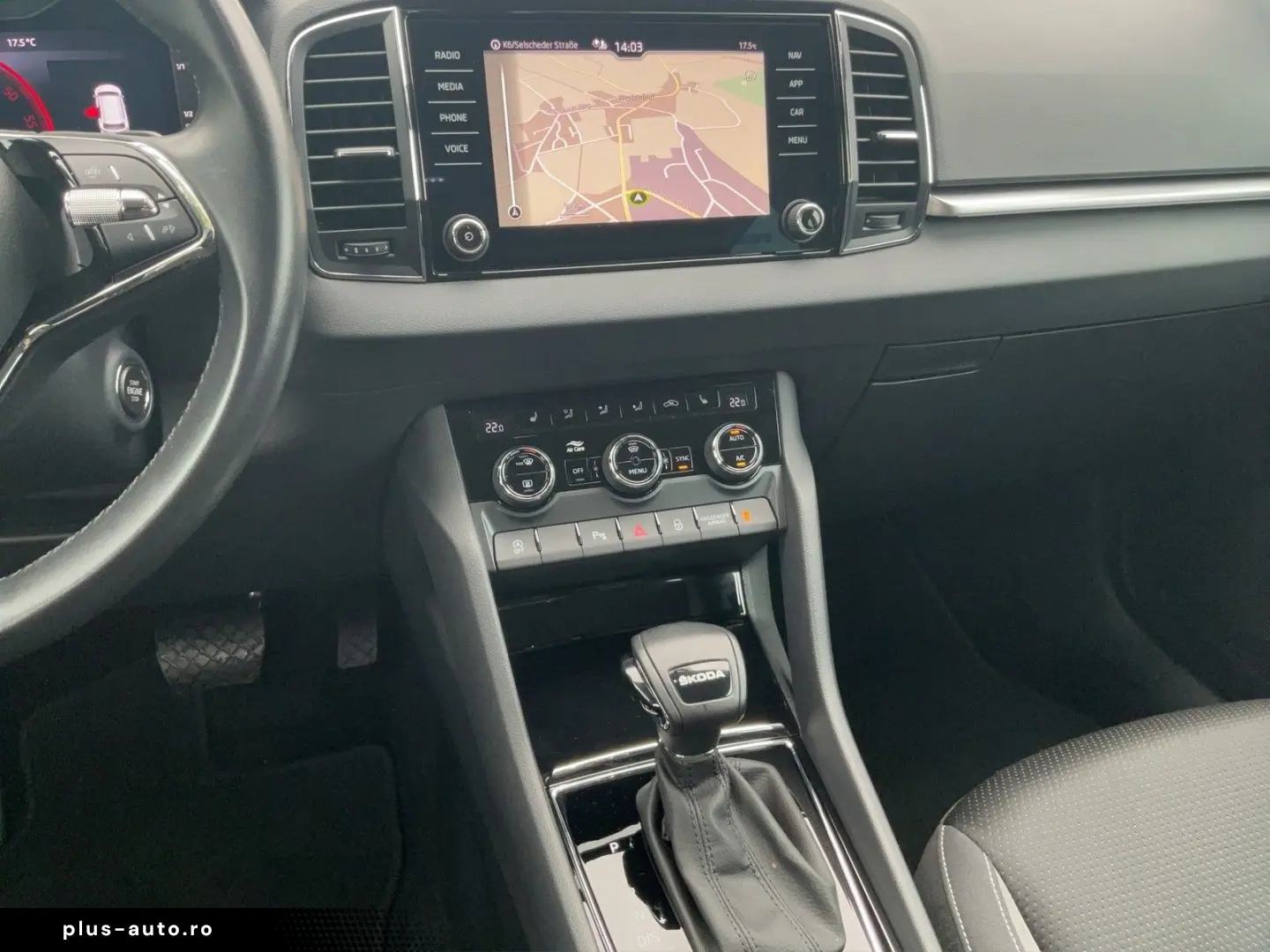 SKODA Karoq 2.0TDI Tour DSG Navi LED RFK PDC ACC
