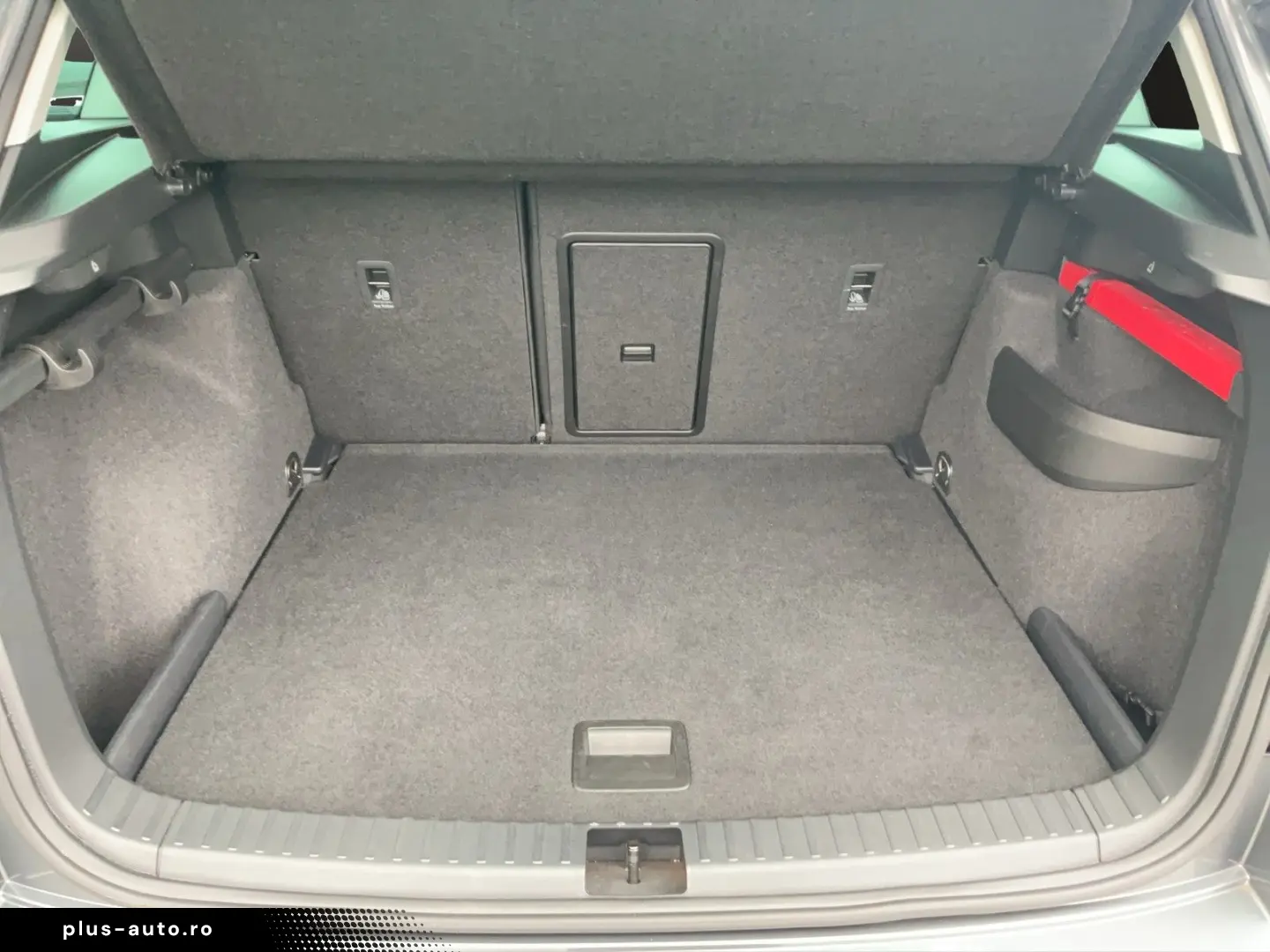 SKODA Karoq 2.0TDI Tour DSG Navi LED RFK PDC ACC