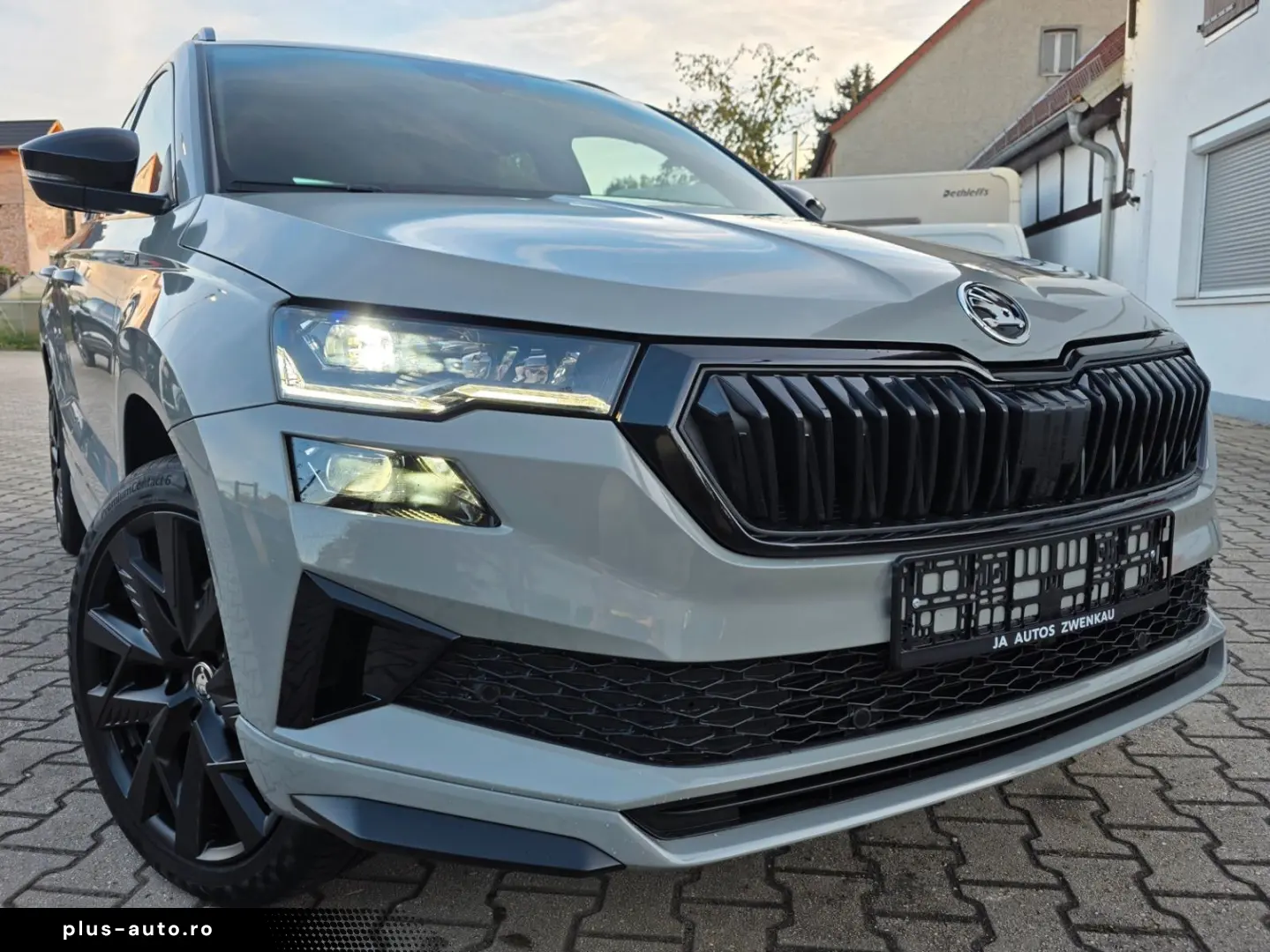 SKODA Karoq 2.0l TDI 85kW DSG SportLine LED Navi PDC
