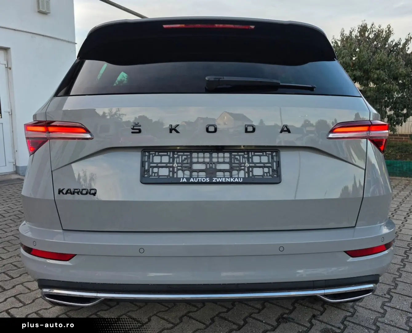 SKODA Karoq 2.0l TDI 85kW DSG SportLine LED Navi PDC
