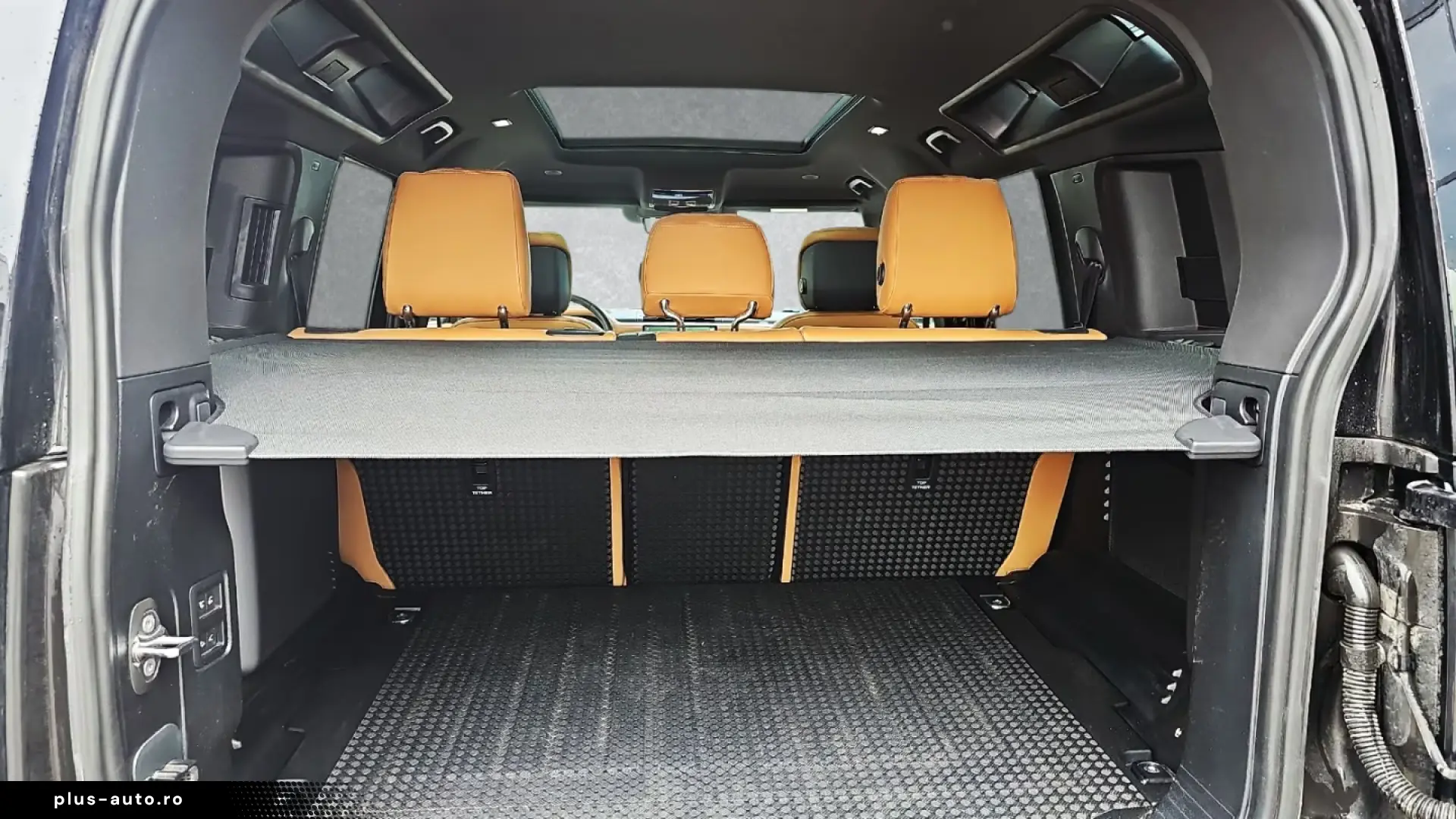 Land Rover Defender 110 P525 V8 AWD AIR SUSPENSION • 360