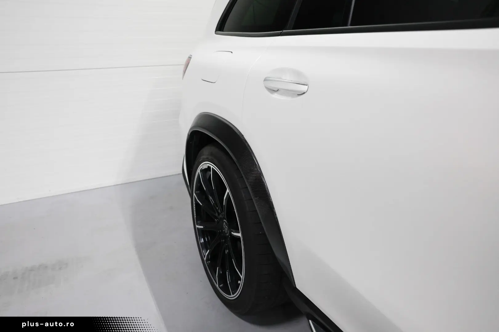 MERCEDES-BENZ GLS 63 AMG BRABUS TV MASSAGE 4D BURM CARBON 24