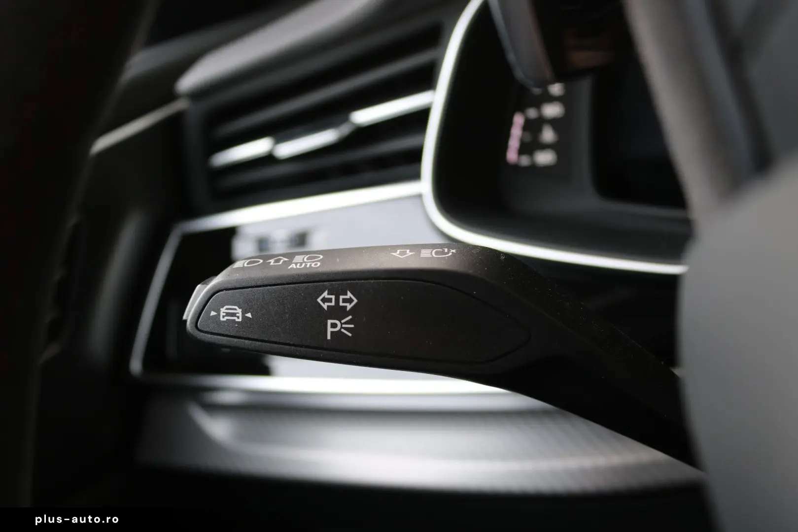 AUDI RSQ8 performance  Keramik Pano RS-Design  Rot