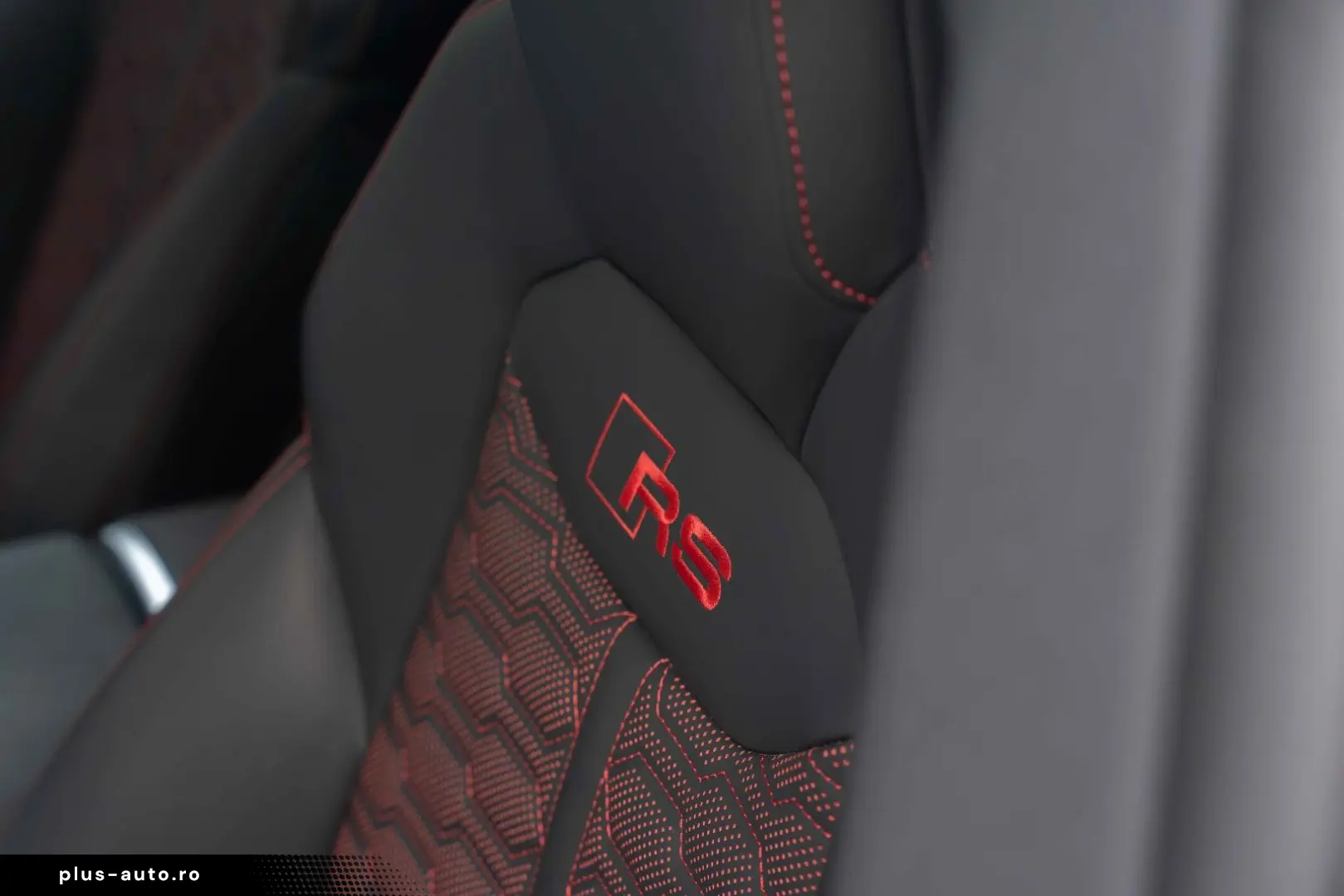 AUDI RSQ8 Performance MATRIX 4-WIELSTURING CERAMIC