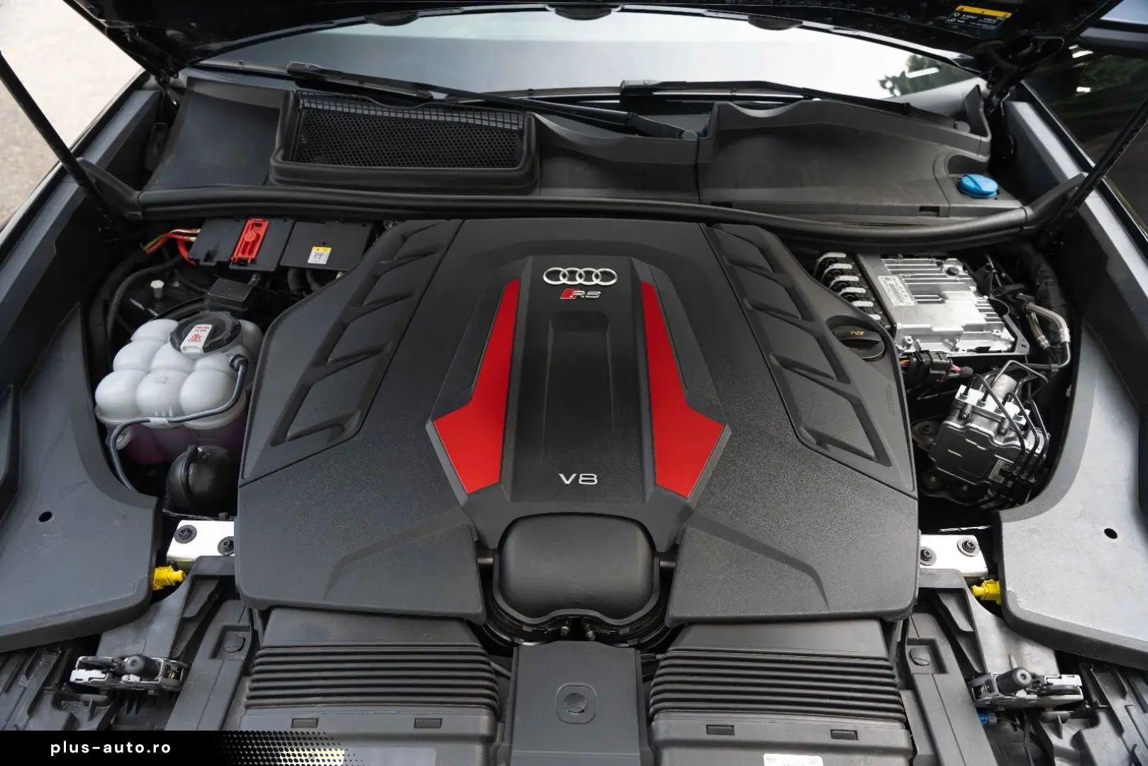AUDI RSQ8 Performance MATRIX 4-WIELSTURING CERAMIC