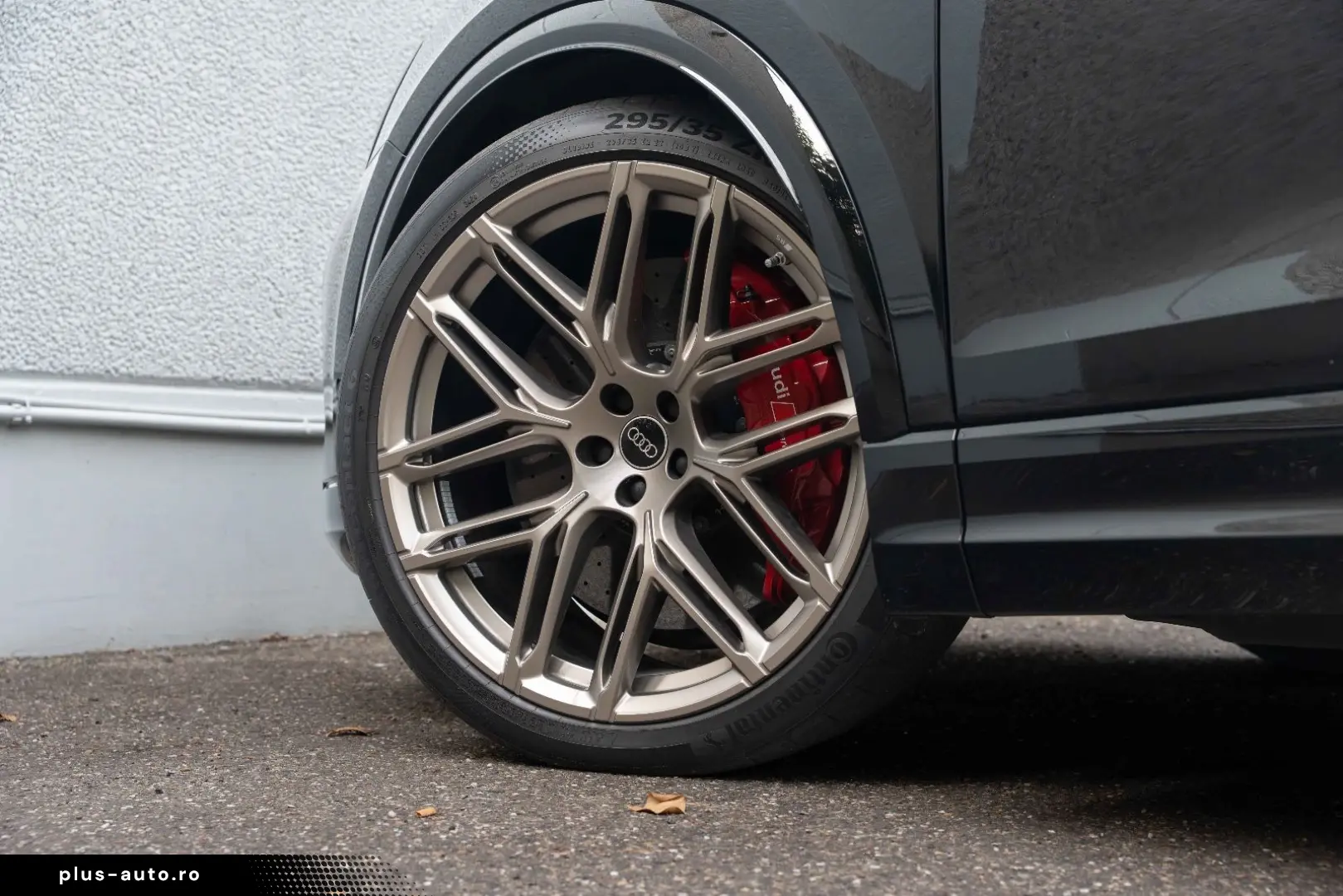 AUDI RSQ8 Performance MATRIX 4-WIELSTURING CERAMIC