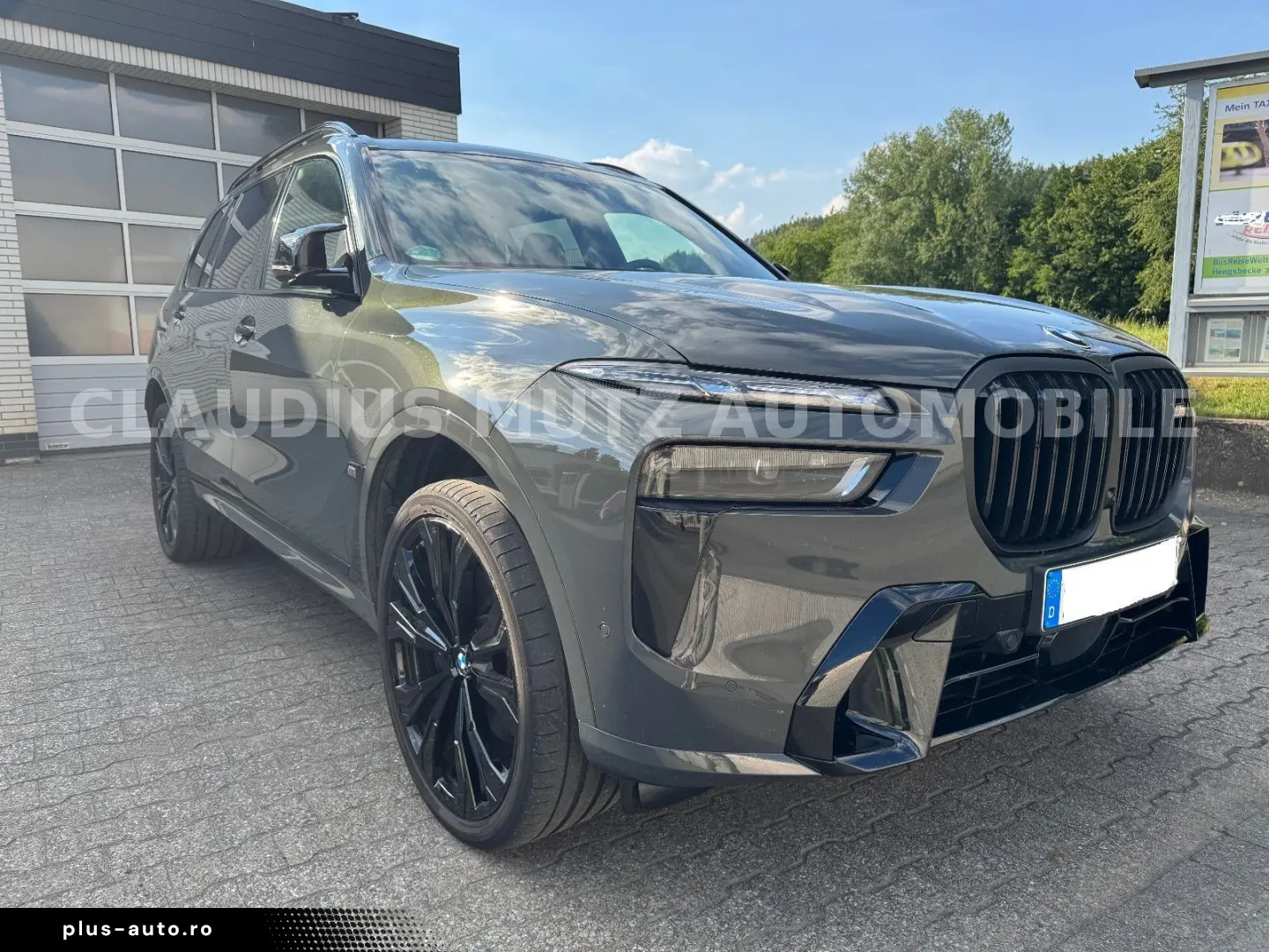 BMW X7 M60i xDrive   23    CARBON   B&W     FULL