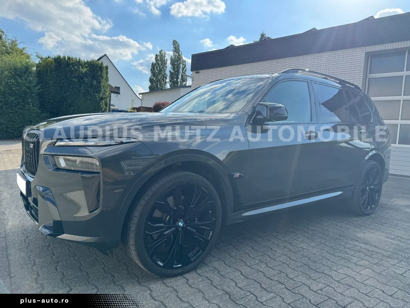BMW X7 M60i xDrive   23    CARBON   B&W     FULL