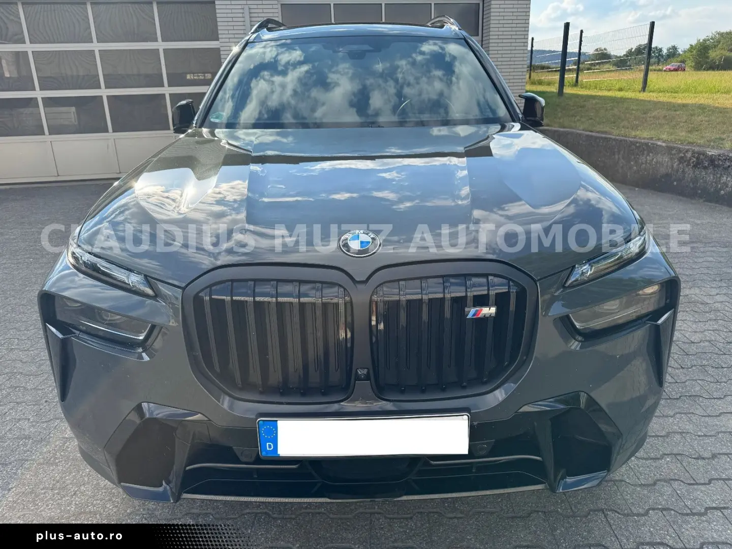 BMW X7 M60i xDrive   23    CARBON   B&W     FULL