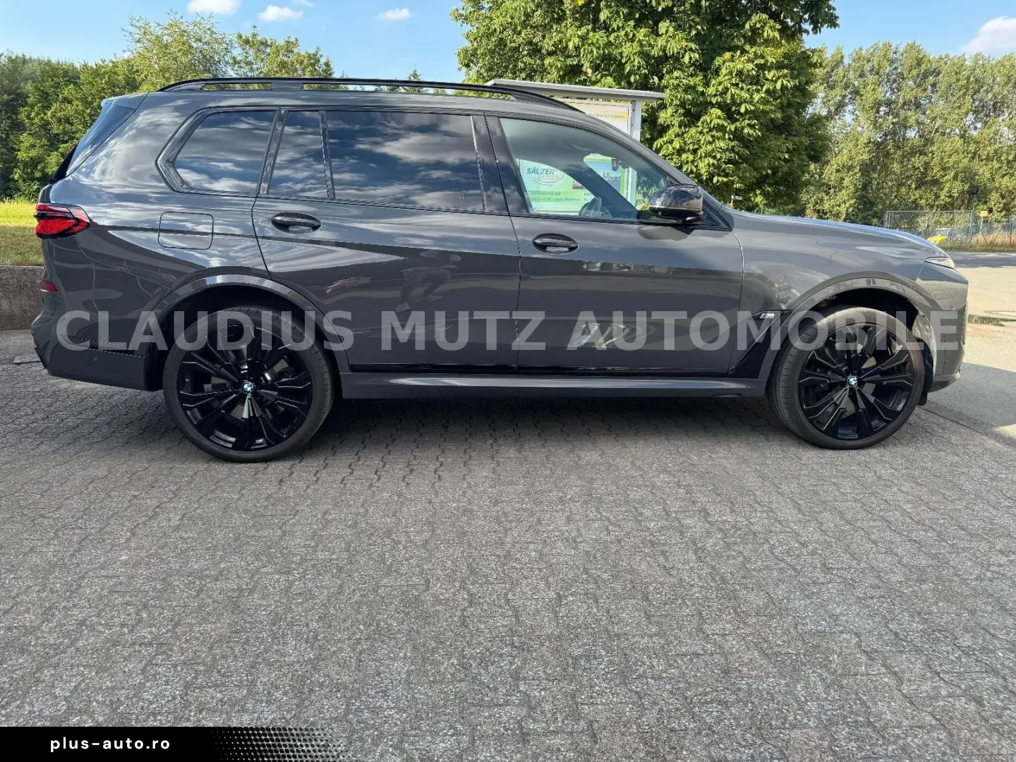 BMW X7 M60i xDrive   23    CARBON   B&W     FULL