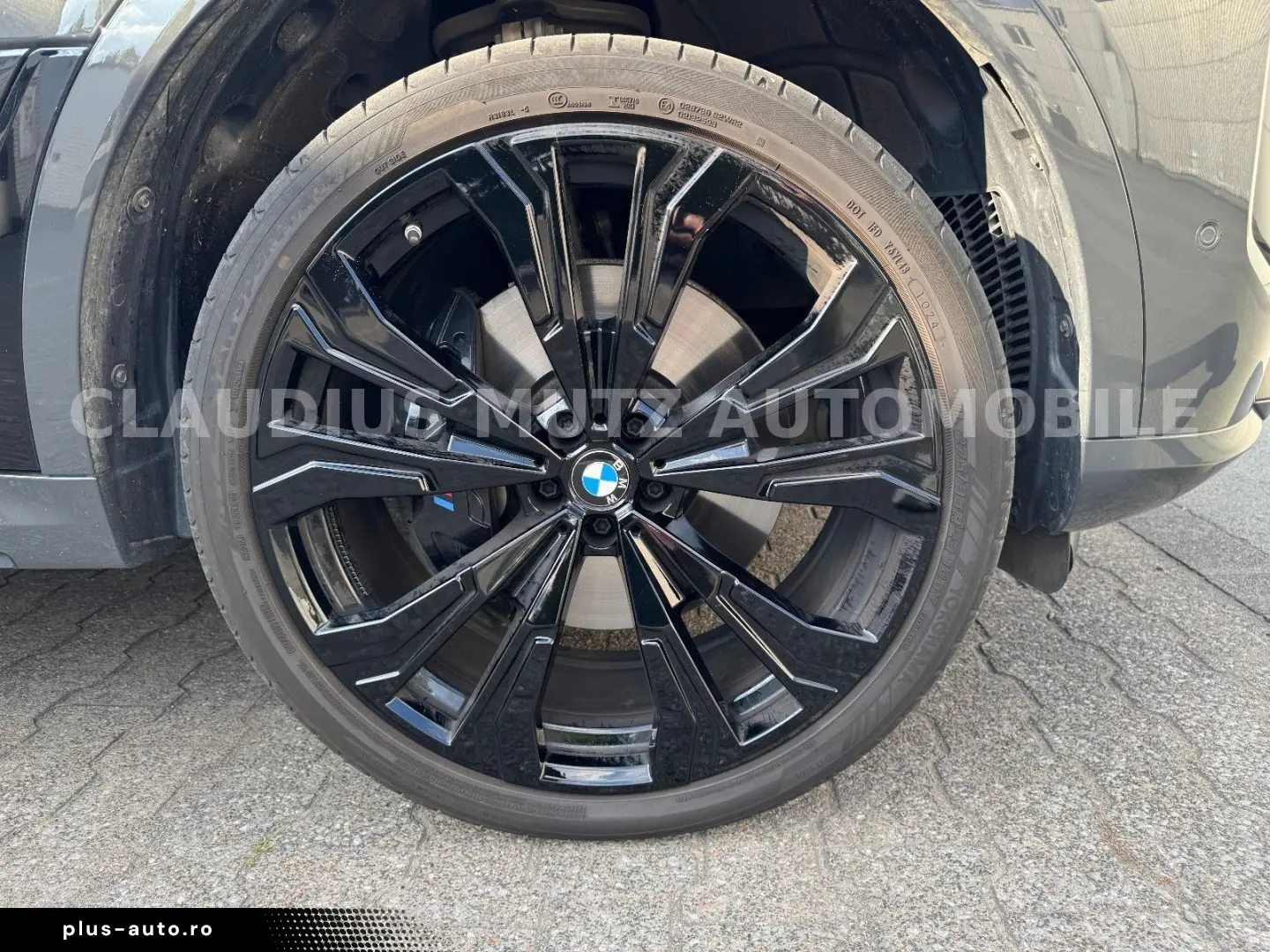 BMW X7 M60i xDrive   23    CARBON   B&W     FULL