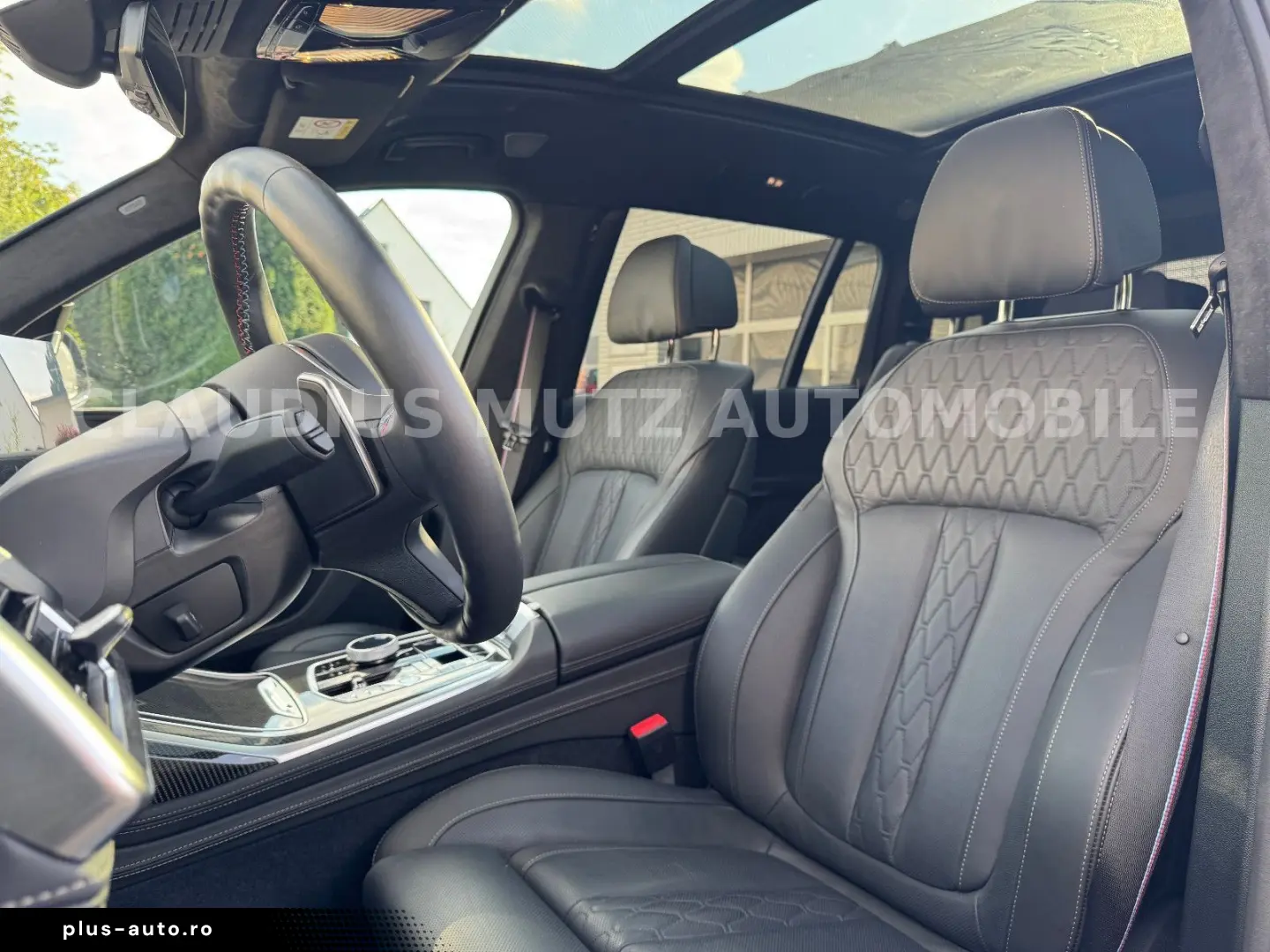 BMW X7 M60i xDrive   23    CARBON   B&W     FULL
