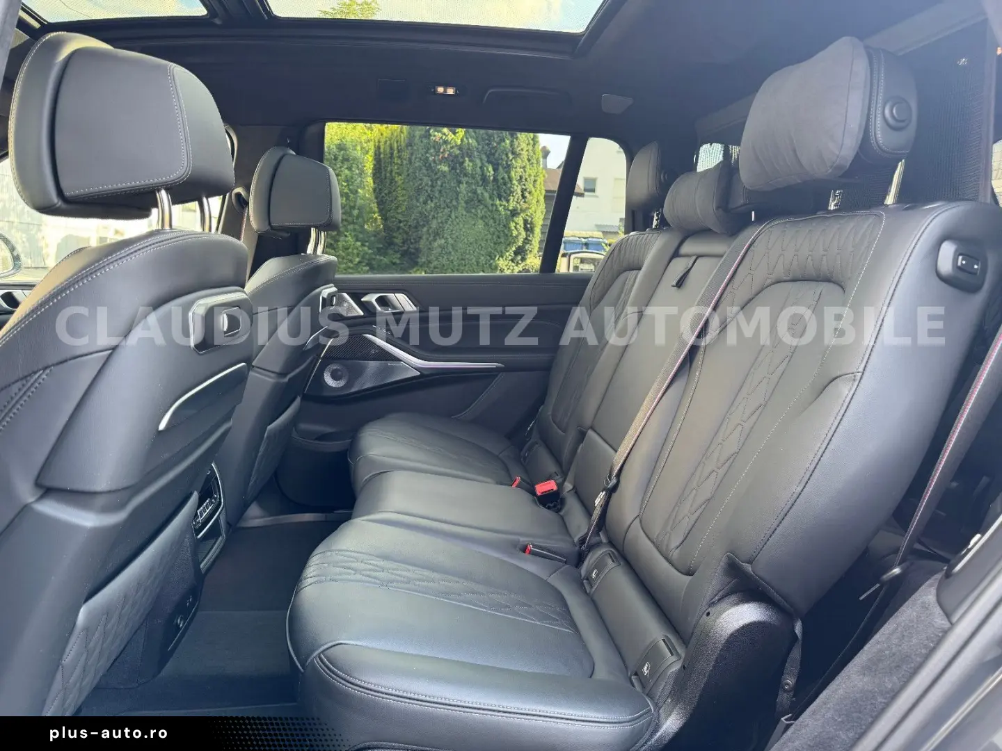 BMW X7 M60i xDrive   23    CARBON   B&W     FULL