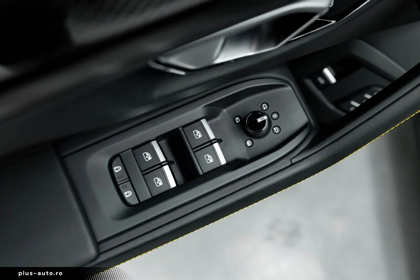 LAMBORGHINI Urus S 4.0 V8 Sport  AKRAPOVIC
