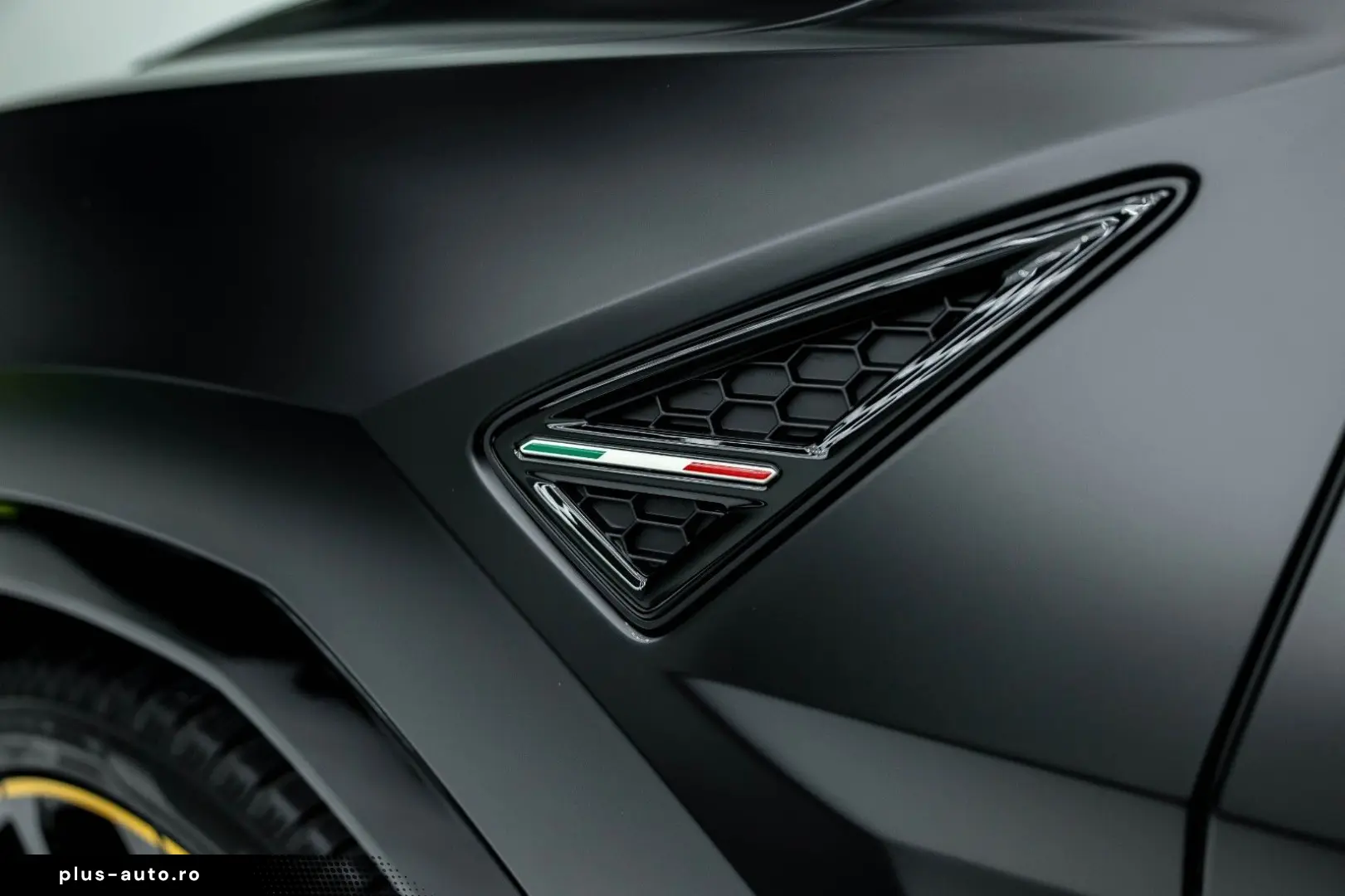 LAMBORGHINI Urus S 4.0 V8 Sport  AKRAPOVIC