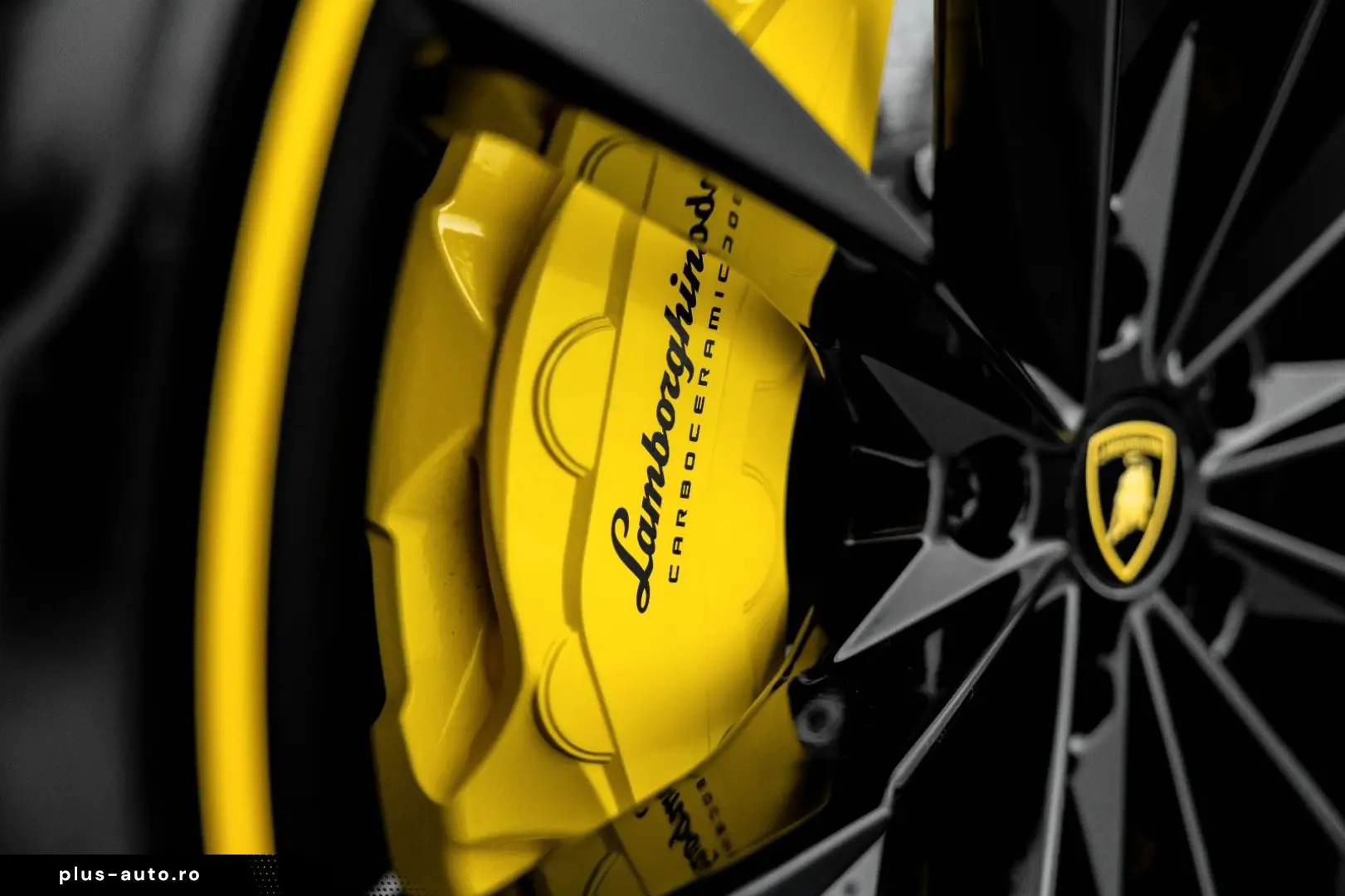 LAMBORGHINI Urus S 4.0 V8 Sport  AKRAPOVIC