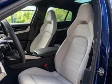 Porsche Panamera 4 E-Hybrid Active-Ride InnoDrive e BOSE