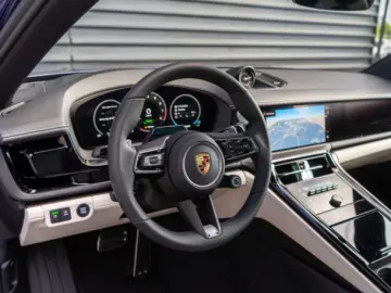 Porsche Panamera 4 E-Hybrid Active-Ride InnoDrive e BOSE